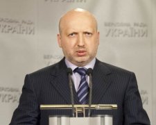 Турчинов доручив перевірити "істерику" росЗМІ про депутатів в Криму