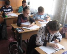 Двуязычные школы в Украине: статистика развеяла миф