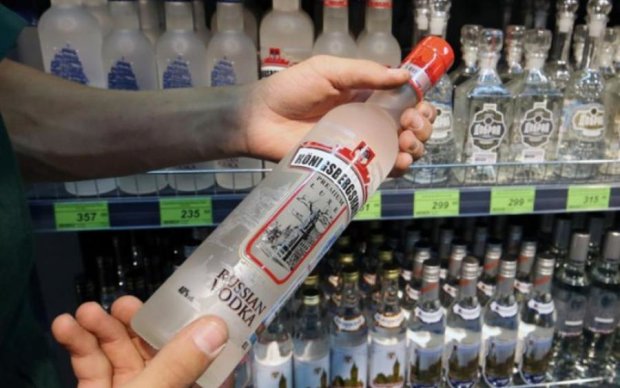 Ріжуть по живому: росіянам заборонять пити якісний алкоголь