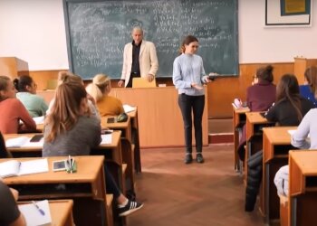 Скрін, відео YouTube учитель