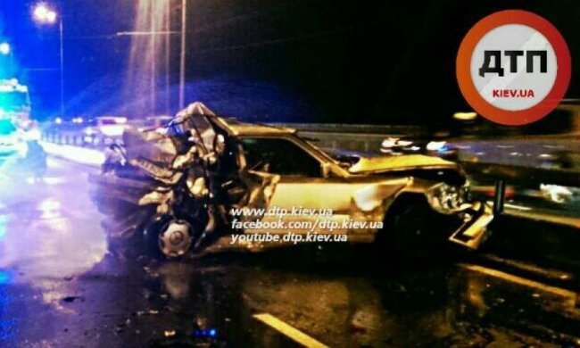 На Московському мосту в Києві сталося жахливе ДТП (фото)