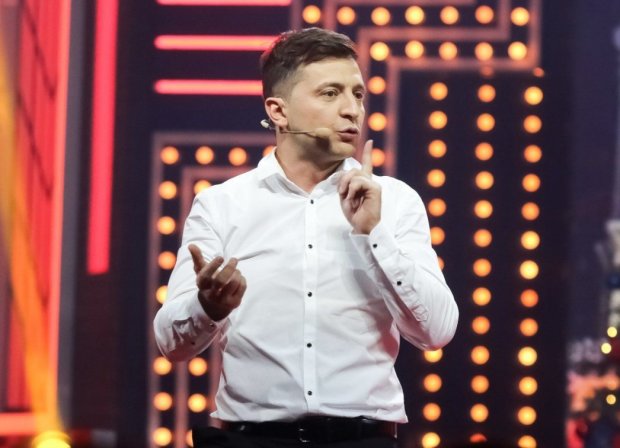 Зеленский показал Тимошенко копчик: во второй тур может и не пройти