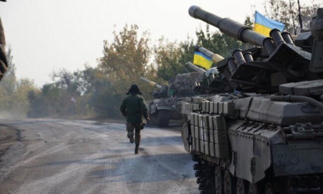 Україна завершила відведення танків