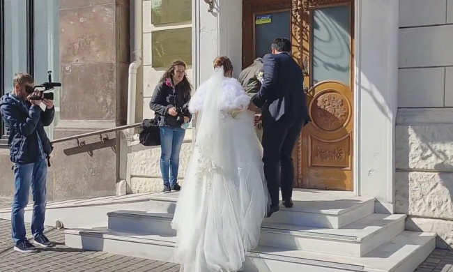 Весілля. Фото: скрін youtube