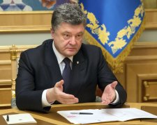 Порошенко терміново скликає прес-конференцію: що сталося