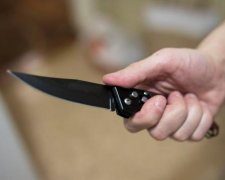 Реки крови! Парень зверски зарезал любимую и пытался убить себя: видео 18+