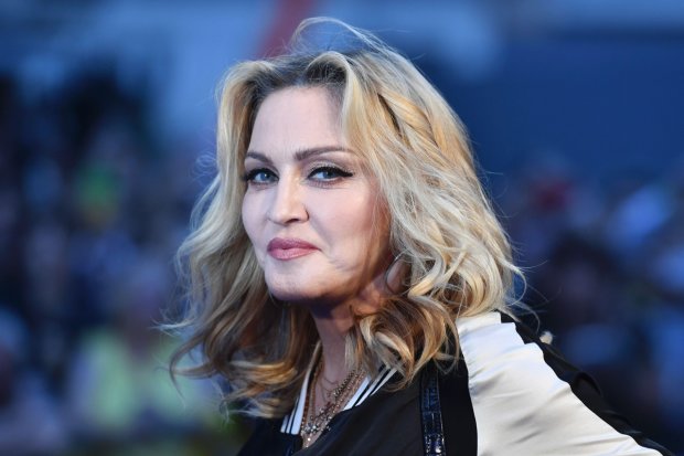 "Відчуваю себе зґвалтованою": Мадонна розкрила світу очі провокаційними фото