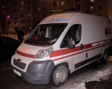 В Киеве молодой парень совершил самоубийство: повешенным его обнаружили прямо на лестничной клетке