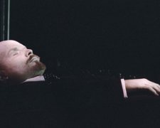 Российские попы потребовали закопать Ленина