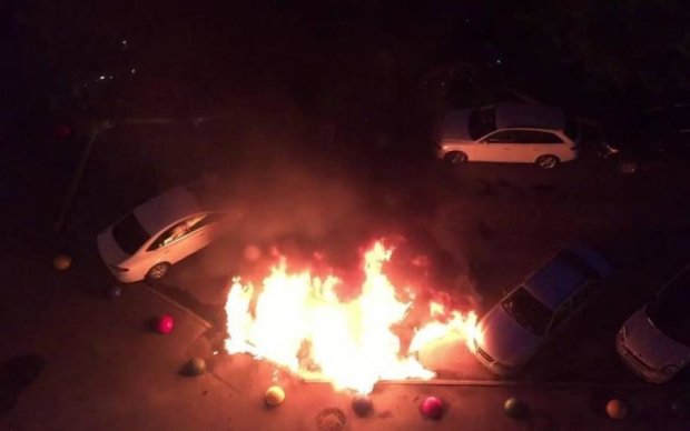 Ніч палаючих авто в Одесі: опубліковано відео