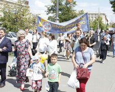 Харьковчан заманивают бороться с ЛГБТ с помощью российских сарафанов: "Пизд*ц"