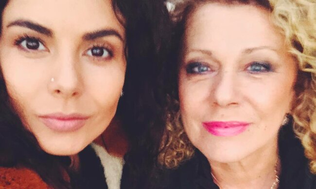 Настя Каменских с мамой