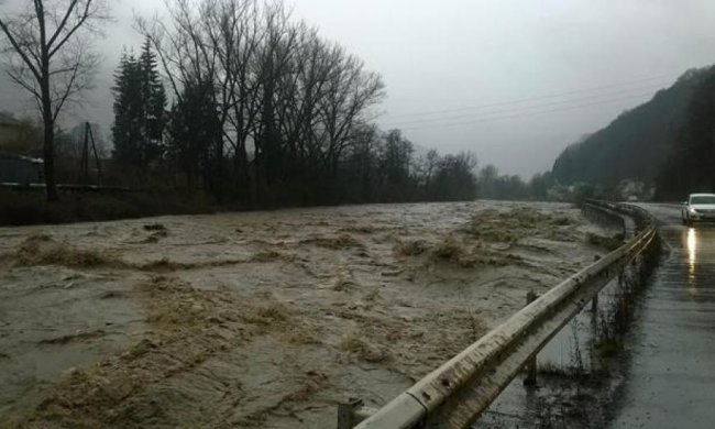Стихия на Закарпатье нанесла ущерб на 30 миллионов