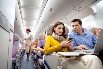 Что больше всего бесит в самолете: топ отвратительных привычек