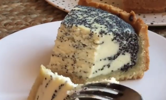 Творожно-маковый пирог, кадр из видео
