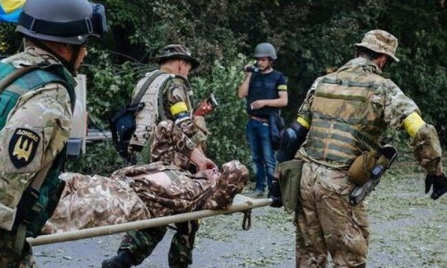 Сепаратисти поранили трьох бійців АТО на Луганщині