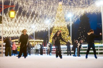 Українці, ковзанка, фото із соцмереж