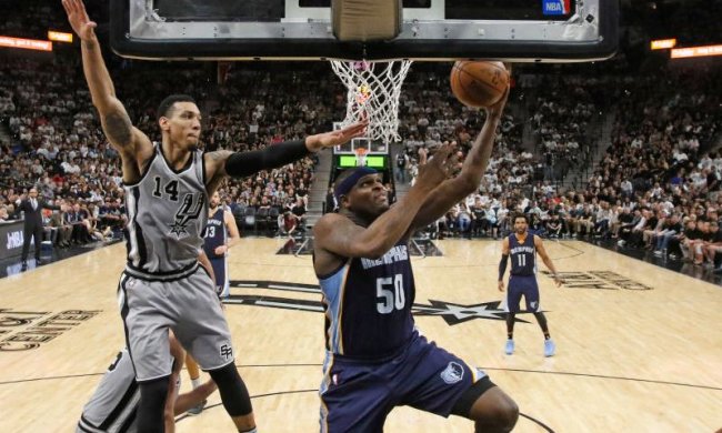 Нападающий НБА пожертвовал деньги на оплату коммунальных услуг