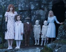 З'явилися перші кадри фільму Бертона про «дивних дітей» (фото)