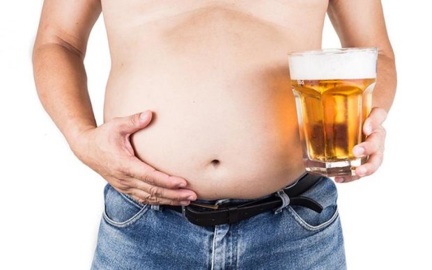 Геть великий живіт: як пиво впливає на вагу тіла