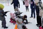 Рашисты "воспитывают" детей, фото: Telegram