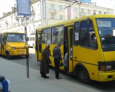 Водій маршрутки присоромив дівчину з "ангельською зовнішністю" при всіх: відео