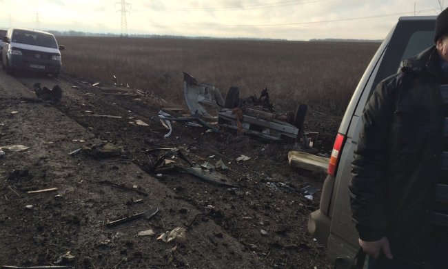 Вибух автобусу з мирними жителями на Донбасі показали на відео: моторошні кадри