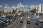 Випала з авто і заснула: п'яна водійка розлютила киян