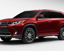 Toyota обновила позашляховик Highlander