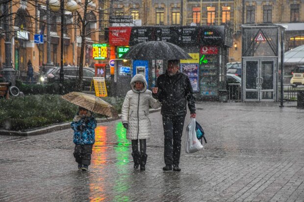 Погода на завтра: холодный циклон принесет в Украину стихийные бедствия