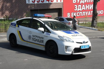Обдолбаный днепрянин взялся "воспитывать" любимую кулаками: домашние разборки обернулись кошмаром, видео драки