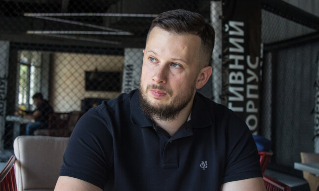 Билецкий с ветеранами прибыл защищать Донбасс: "Наш последний блокпост"