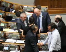 Знищені цінності Майдану: українцям показали зворотний бік депутатів