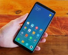 Xiaomi Mi Max 4: планшетофон зі смачною ціною і топовими характеристиками