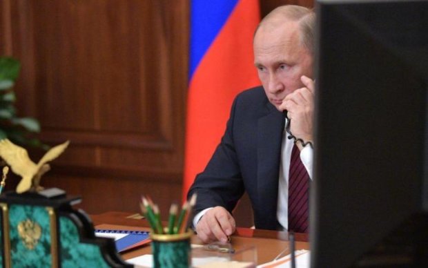 Путин поднял трубку и услышал голос Порошенко