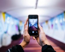 Ніяких дротів: українці створили зарядку мрії для смартфона