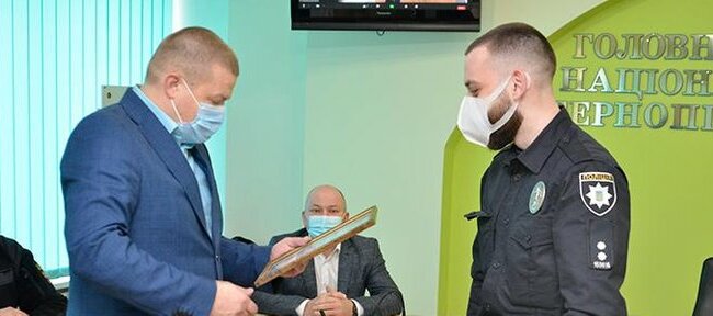 У Тернополі нагородили супермена в погонах, врятував дитяче життя: лише крок і...