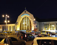 В Україні подорожчають супутникове ТБ і квитки на потяги: що готують "Укрзалізниця" і "Укртелеком" вже з 1 січня