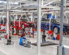 Компания Tesla открыла первый европейский завод в Голландии (фото)