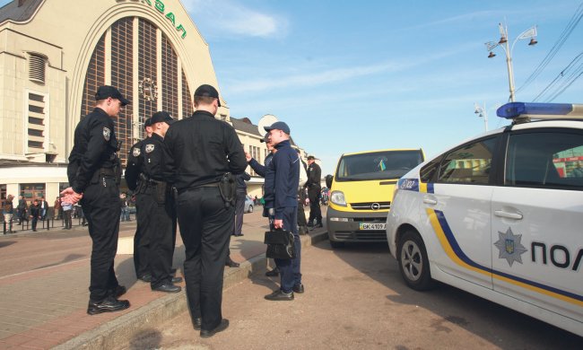 У Києві замінували аеропорти та вокзали: кнопку "натискав" Путін