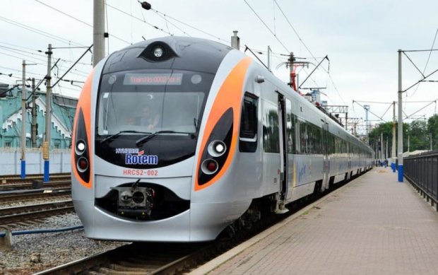 «Укрзализныця» повысила цены на билеты в поездах Интерсити +