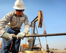 Вибори у Франції підняли ціни на нафту