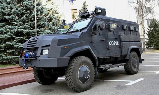 Бронемашины "Варта" из шведской стали презентовали нашим бойцам (фото)