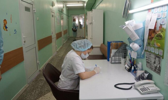 Не вистачає ліжок: кількість жертв масового отруєння на весіллі наближається до сотні, лікарі б'ють на сполох