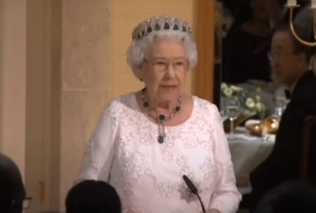 Королева Єлизавета ІІ, скріншот відео
