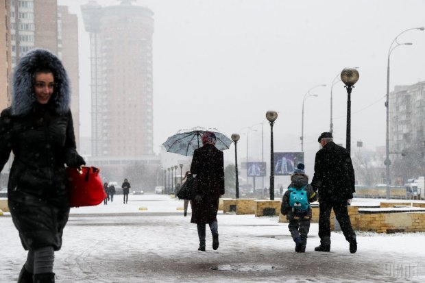 Погода на 3 декабря: колючие морозы закроют украинцев дома