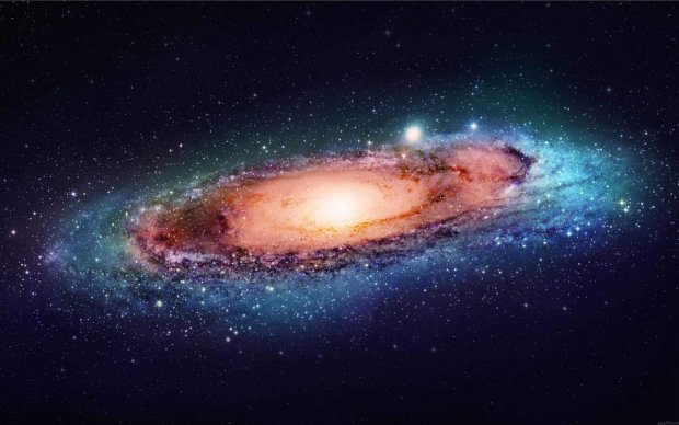 "Хаббл" заглянул в "искривленную" галактику после мощного столкновения: уникальные фото