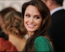 Гігантські груди і губи-свисток: дівчина хотіла стати Джолі, але щось пішло не так