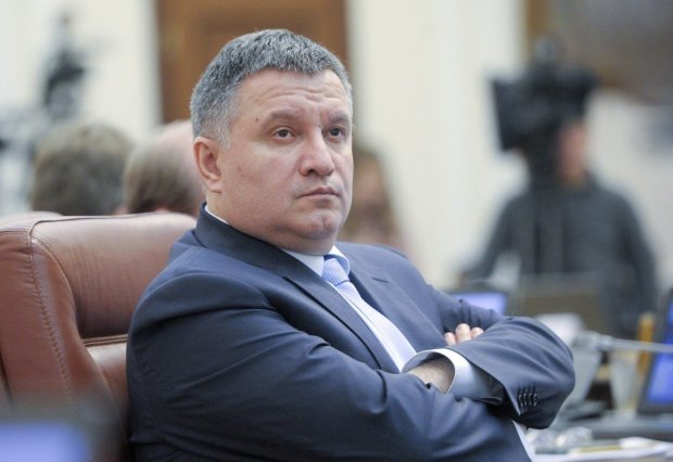 Аваков раскрыл схемы подкупа избирателей в интересах Порошенко: скупали на 1,5 млрд бюджетных денег