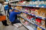 Українець купив в АТБ "максимально сирні сардельки": розрізав, а там...